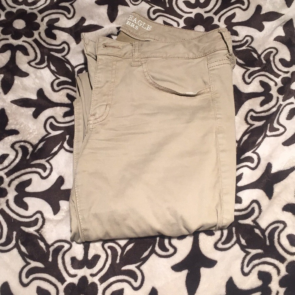 Kaki pants